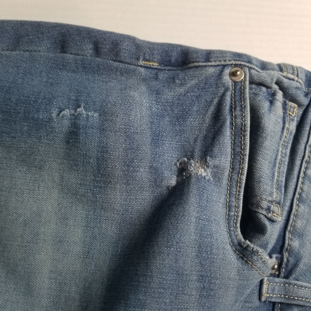 TIME AND TRU WOMEN'S DENIM MID-RISE SHORTS SIZE 14 - Picture 9 of 14